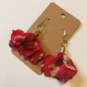 Rosey Petal Drop Earrings. ♥️